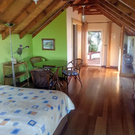 In Mit Garten Holiday home Faja da Ovelha